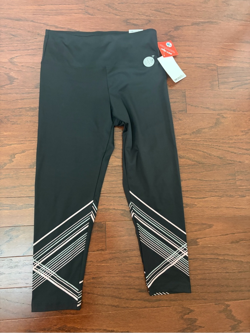 NWT Marika Black Leggings w/ pink white  Geometric Stripe Detail M cropped Capri